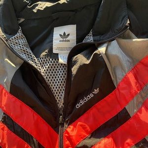 Adidas chevron windbreaker